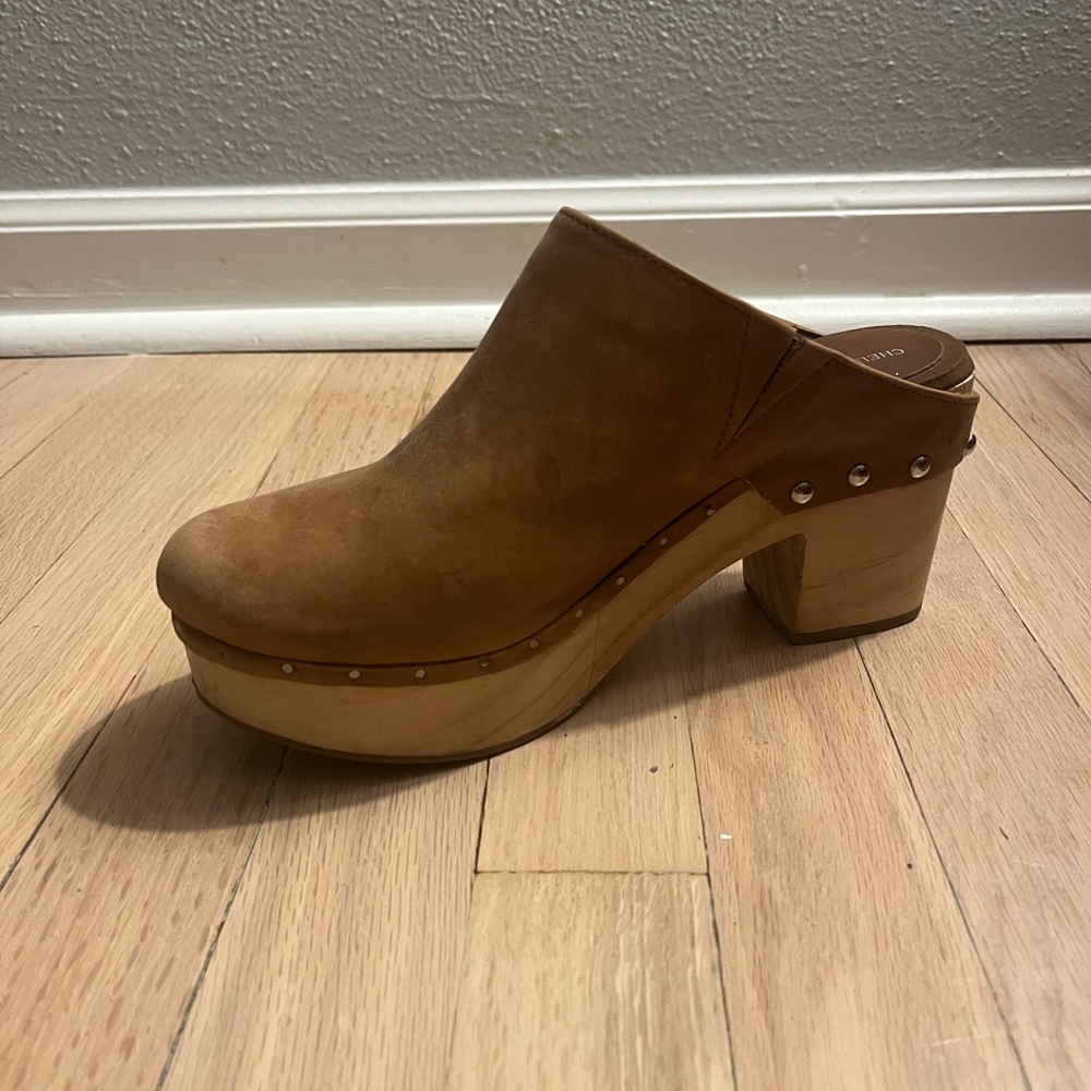 Women's Leather Clog Shoes, Size 8.5